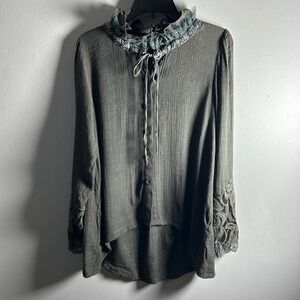 Noelle Gray Lace Cuff Rosette Ruffle Collar Boho Button Up Blouse Top SM